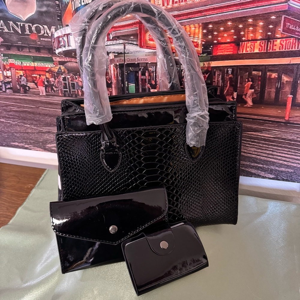 YNS Generic Black Satchel Set with Textured Handbag and Glossy Finish